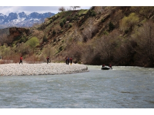 Kayıp Uzman Çavuş Güneş’i Arama Çalışmaları Sürüyor