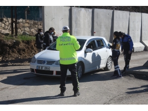Van’da Giriş-çıkışlar Kapatıldı