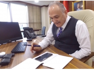 Başkan Özlü, 65 Yaş Ve Üstü Vatandaşları Telefonla Aradı