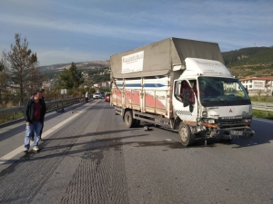 İskenderun’da Kamyonet Otomobile Çarptı: 1 Yaralı