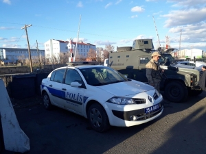 Horasan’da Araçlar Geri Çevriliyor