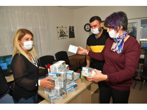 Çukurova’da Ücretsiz Maske Dağıtımı