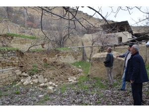Darende’de Kaylar Tehlike Saçıyor