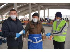 Şuhut’ta Polis Ve Zabıta Ekiplerinden Maske Ve Mesafe Uygulaması