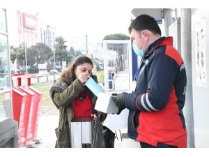 Tramvay Ve Otobüslerde Maskeler Büyükşehir’den