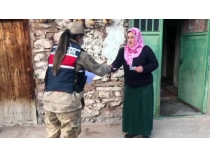 Jandarmadan Sosyal Yardım Mesaisi