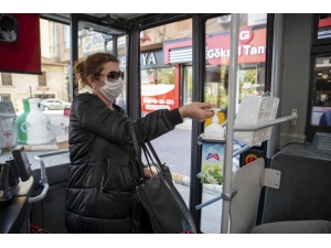 Mersin Büyükşehir Belediyesi Ücretsiz Maske Dağıtıyor