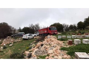 Kaş’taki Yangın Arı Kovanlarını Da Vurdu