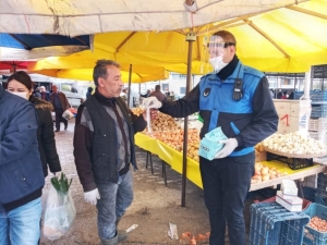 Edremit Belediyesi Vatandaşa Ücretsiz Maske Dağıttı