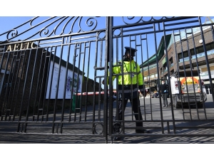 İngiltere’de 1 Günde 621 Kişi Koronadan Hayatını Kaybetti