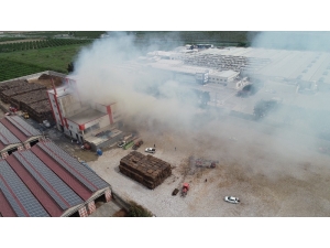 Fabrikadaki Yangın 5 Saat Sonra Kontrol Altına Alındı