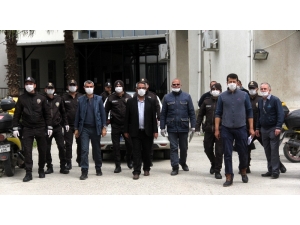 Bekçi Ve Ptt Görevlileri El Ele Muhtaç Ailelerin Yüzünü Güldürdü