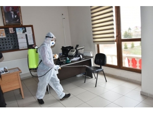 Karantinaya Alınan Tufanbeyli’de Her Yer Dezenfekte Ediliyor