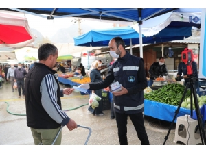 Pamukkale Belediyesi Pazar Yerlerinde Maske Dağıtımına Başladı