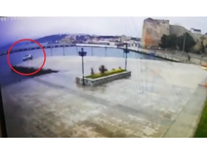 Sinop’ta Otomobilin Denize Uçması Kamerada