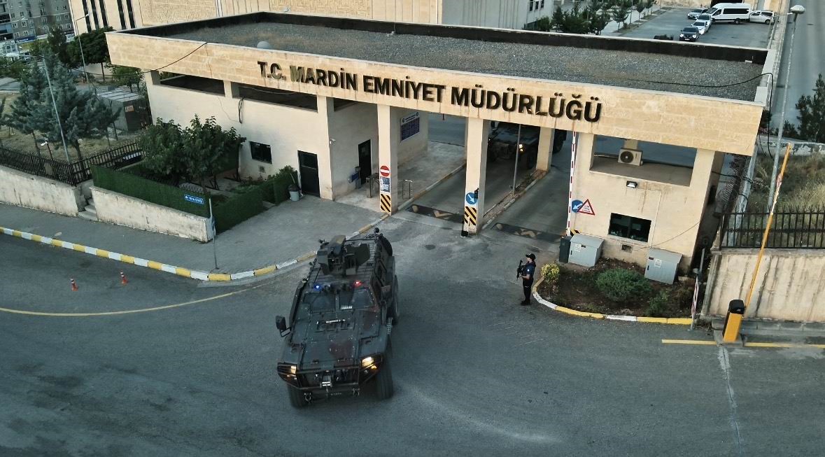 mardin-merkezli-7-ilde-yasa-disi-bahis-ve-dolandiricilik-operasyonu-10-milyarlik-islem-hacmi-belirlendi