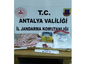 Alanya’da Sit Alanında Kaçak Kazı Yapan 4 Şüpheli Suçüstü Yakalandı