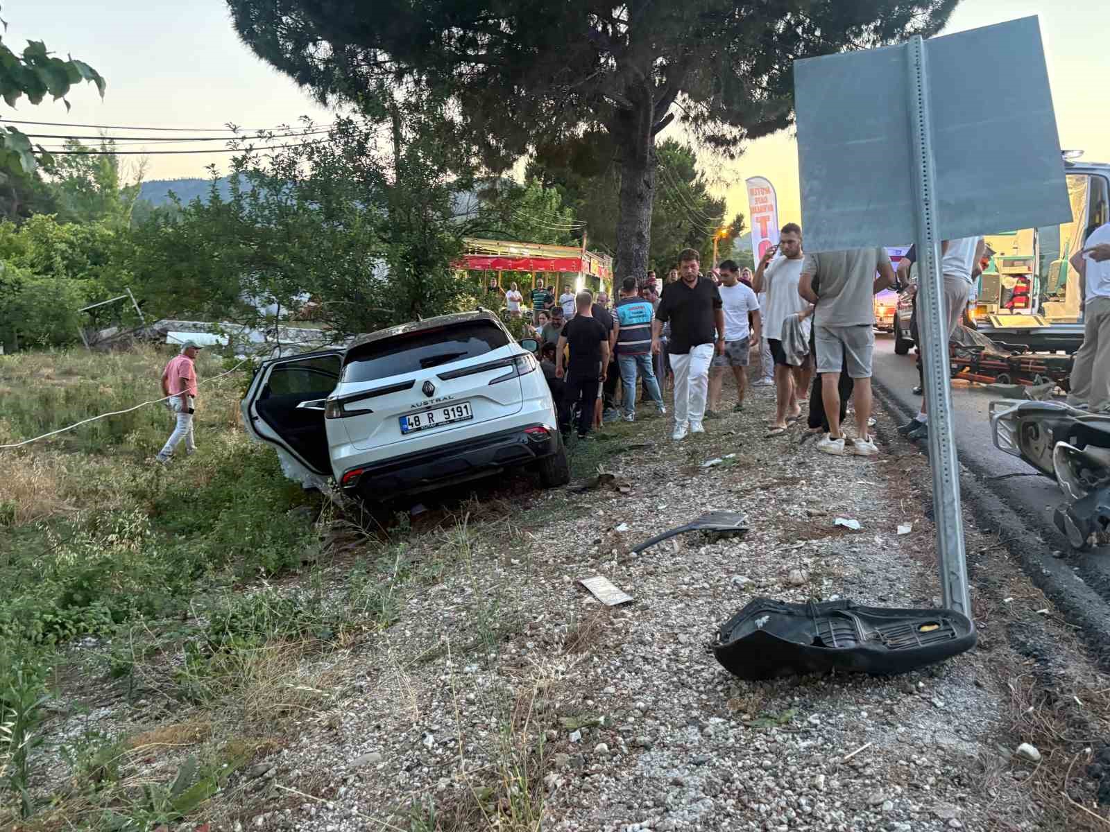 marmaris-datca-yolunda-kaza-1-yarali