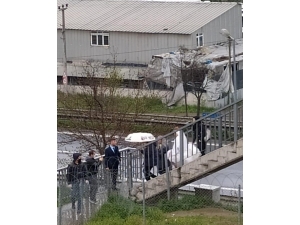 Yasak Nedeniyle İl Değiştiremeyince Gelini Üst Geçitten Aldı