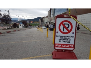 Karabük’te Bazı Cadde Ve Sokaklara Araç Park Yasağı Getirildi