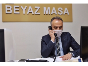 Çağrı Merkezinde Telefonların Başına Geçen Başkan Aktaş: