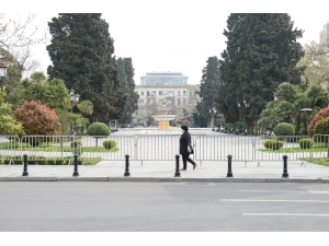 Azerbaycan’da Korona Virüs Nedeniyle Sokaklar Boşaldı