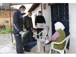 Döşemealtı Belediyesi’nden İhtiyaç Sahibi Ailelere Gıda Yardımı