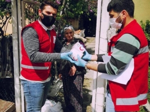 Ceyhan’da İhtiyaç Sahiplerine Yardım