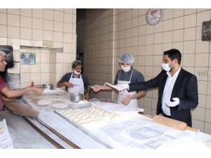 Haliliye Kendi Ürettiği Maskeleri Ücretsiz Dağıtmaya Devam Ediyor