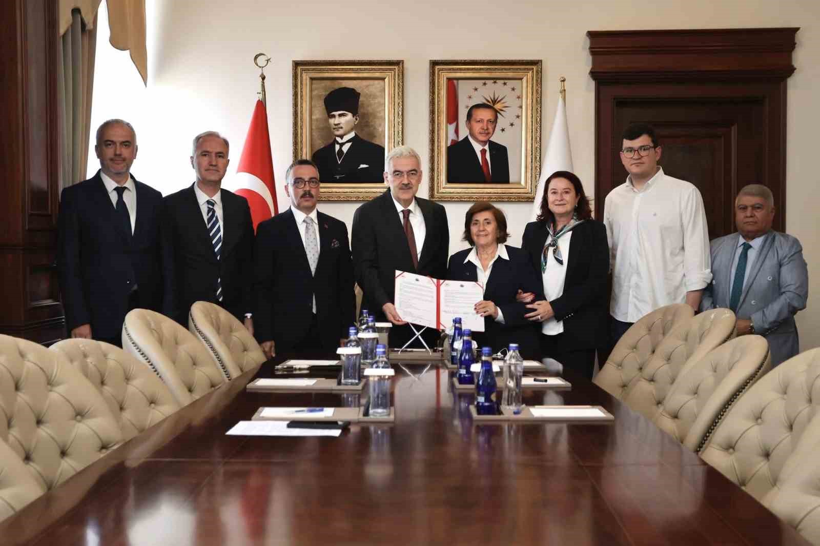 inegol-e-7-birimli-yeni-aile-sagligi-merkezi-icin-protokol-imzalandi
