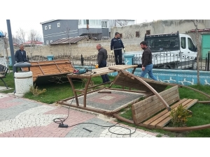 Tuşba’da Hizmete Çirkin Saldırı