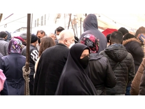 Pazarda Sosyal Mesafesiz, Maskesiz Alışveriş