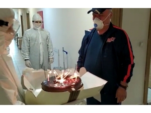 Karantinadaki Mühendise Sürpriz Yaş Günü Kutlaması
