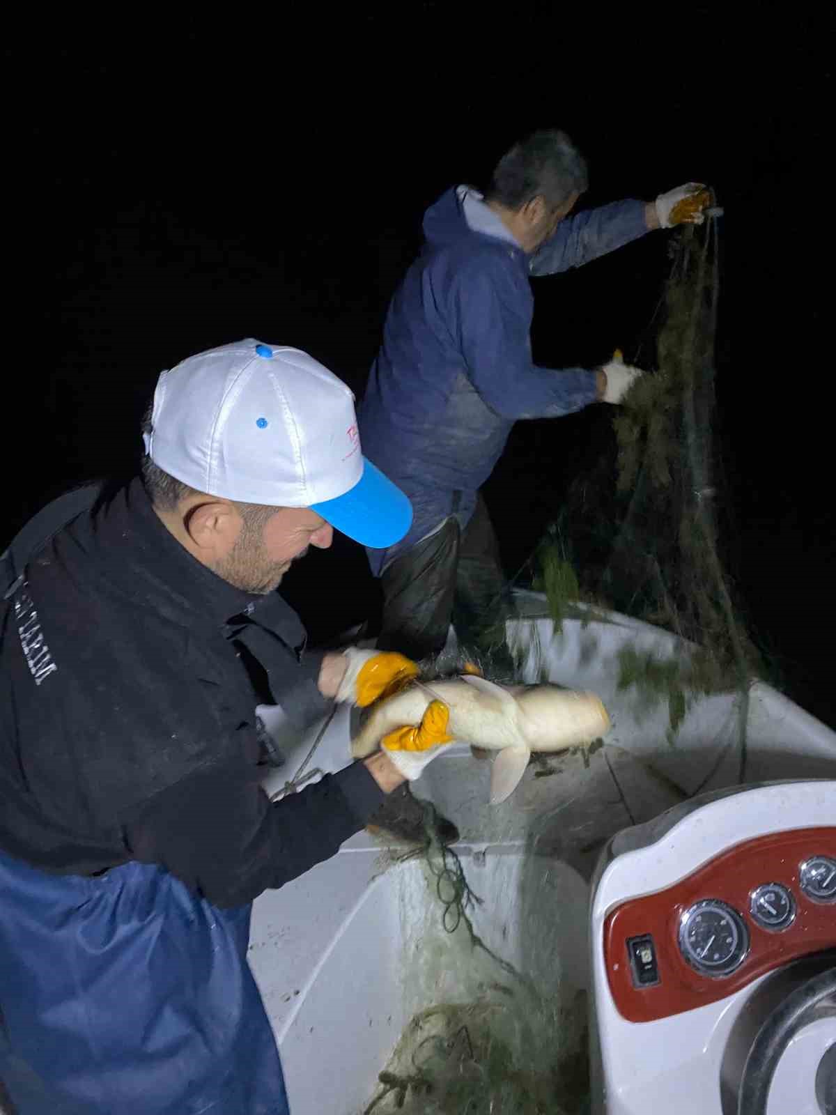 kovada-golu-nde-kacak-avciliga-gece-denetimi