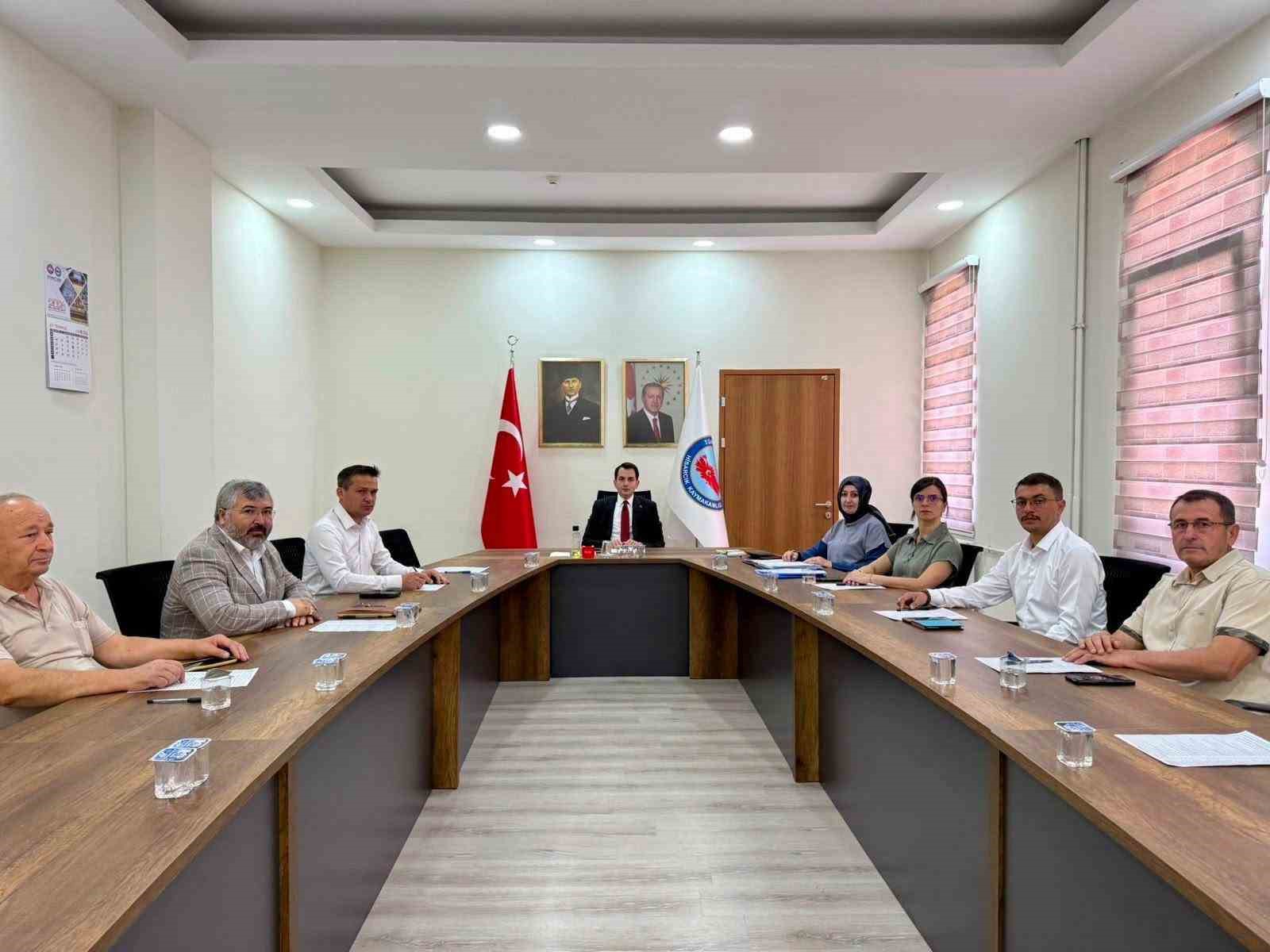 hisarcik-ta-sosyal-yardimlasma-vakfi-toplantisi-yapildi