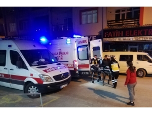 Pencereden Düşen Yaşlı Kadın Hastaneye Kaldırıldı