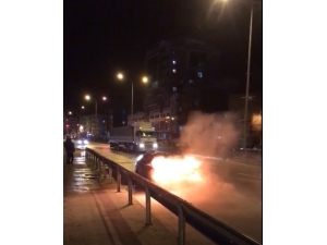 Seyir Halindeki Araç Alev Alev Yandı