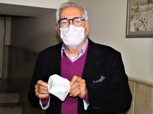 Prof. Dr. Tarakçıoğlu: "Salgınla En İyi Mücadele Eden Ülkeler, Başından İtibaren Maske Taktı"