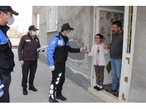 Engelli Kız Tayyip Dedesi’nin Başlattığı Kampanyaya Kumbarasını Bağışladı