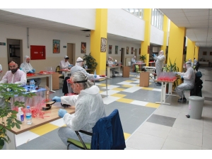 Gönüllü Öğretmenlerden Rekor Üretim, 10 Bin Adeti Kurumlara Ücretsiz Verildi