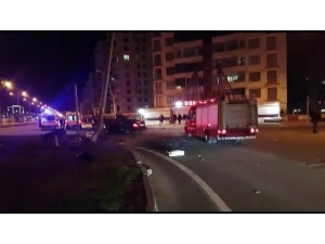 Kavşağa Çarpan Araç Takla Attı: 2 Yaralı