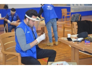 Gençlik Liderleri De Siperlik Maske Üretimine Başladı