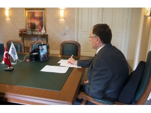 Ombudsman Malkoç, Video Konferans Yoluyla Gençlerin Sorularını Yanıtladı