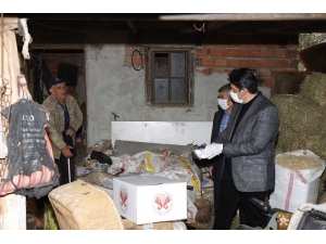 Başkan Genç Yardım Kolisi, Dezenfektan Ve Maske Dağıttı