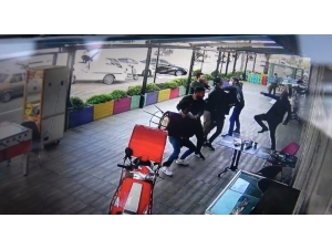 Maske Kavgası Sosyal Mesafe Dinlemedi, Sandalyeler Havada Uçuştu