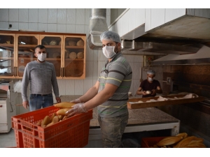 Virüs Tehdidi Sürecinde İhtiyaç Sahiplerine Ücretsiz Ekmek Verecek