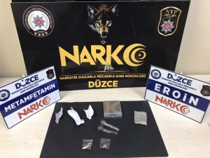 Uyuşturucu Madde Taşıyan 3 Kişi Yakalandı