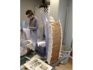 Sakaryalı İş Adamından Hastanelere Bin Adet Siperli Maske