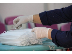 Kepsut’ta Virüs İçin Maske Üretimi