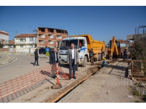 Karacabey’de Elektrik Hatlarının Yer Altına Alınma Çalışmaları Tam Gaz